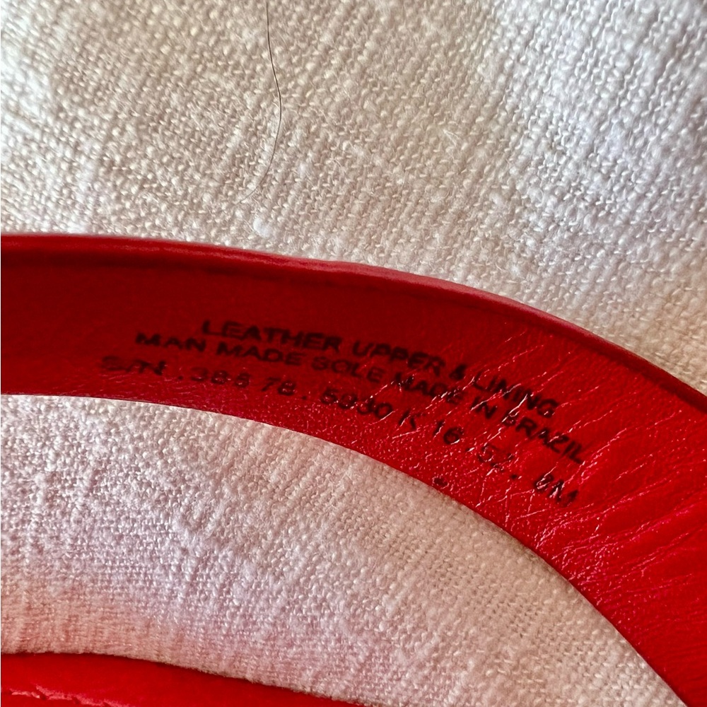 Tory Burch Red Leather Thong Sandals with Navy Stripe and Gold Logo - Picture 6 of 6
